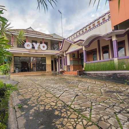 Oyo Bunga Matahari Guest House And Hotel Batu  Kültér fotó