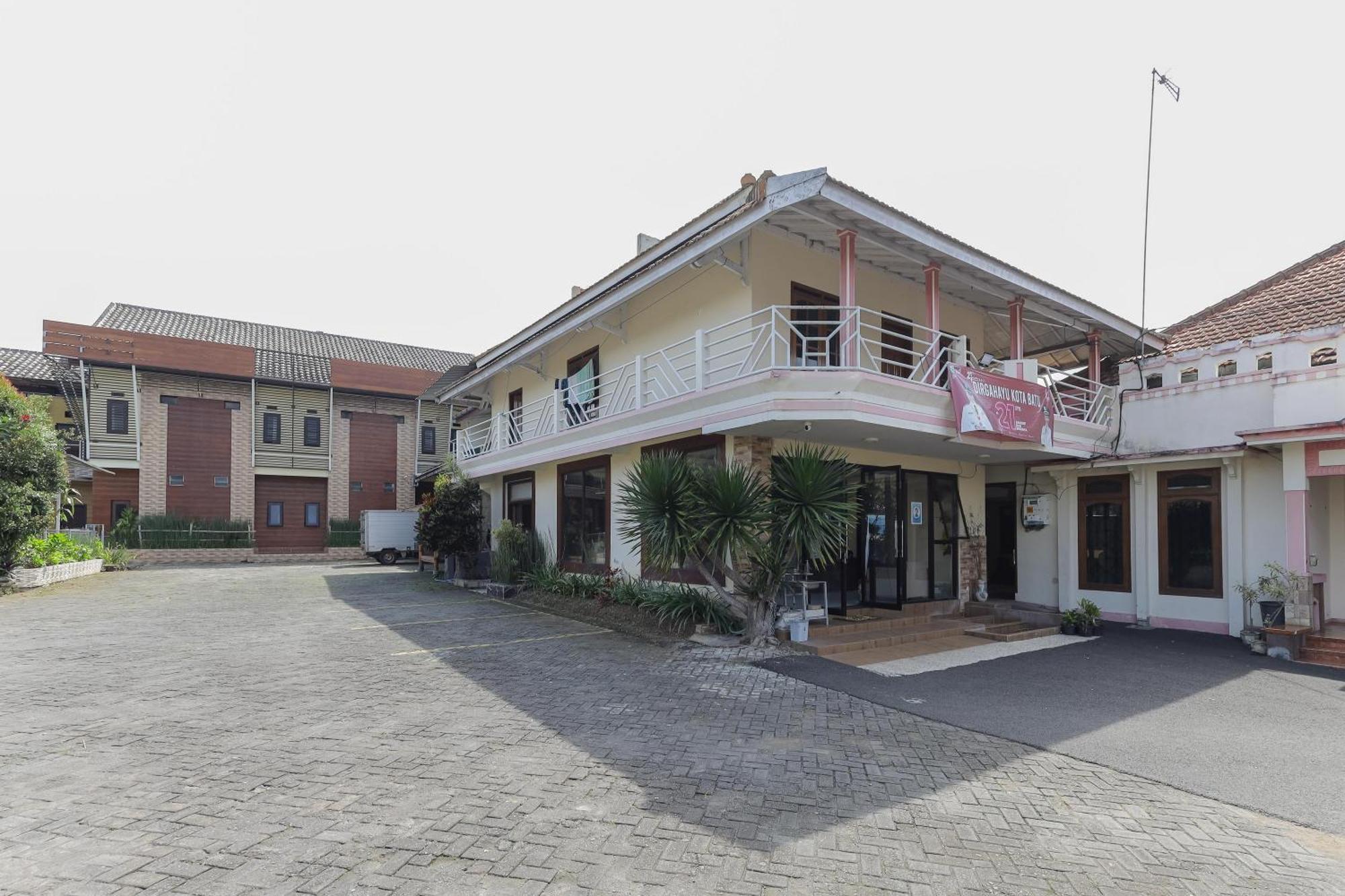 Oyo Bunga Matahari Guest House And Hotel Batu  Kültér fotó