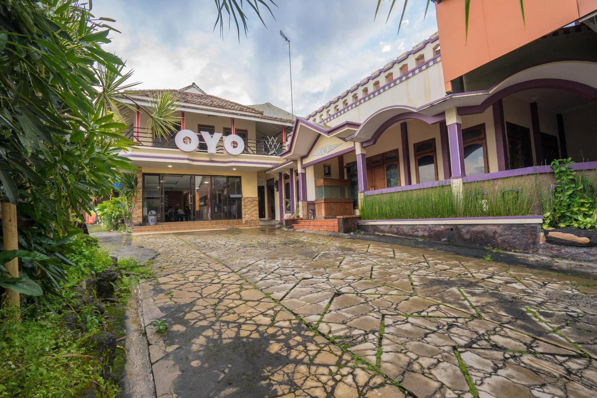 Oyo Bunga Matahari Guest House And Hotel Batu  Kültér fotó