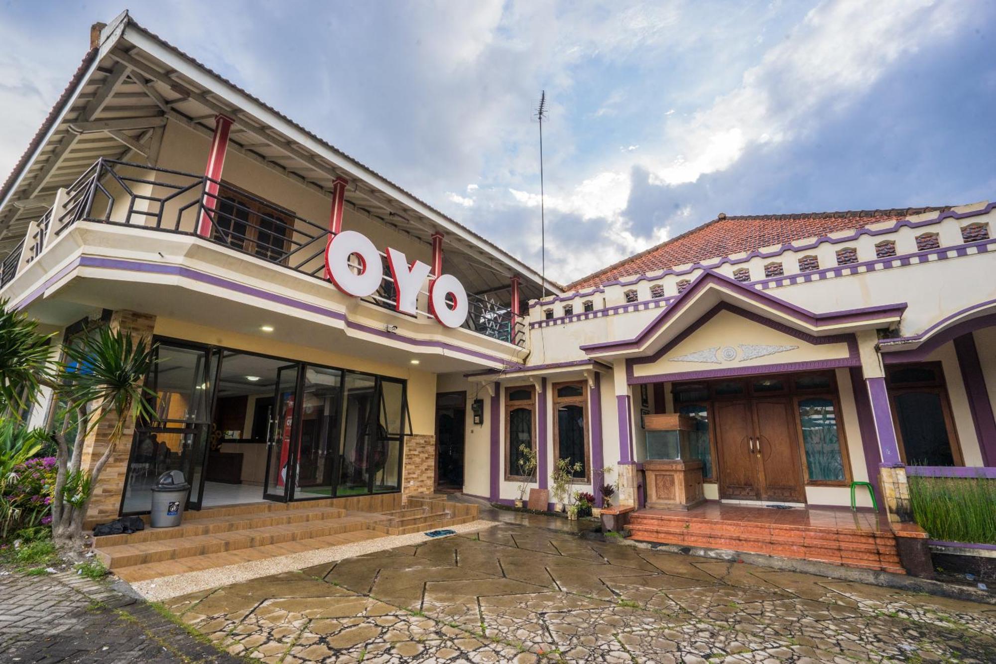 Oyo Bunga Matahari Guest House And Hotel Batu  Kültér fotó